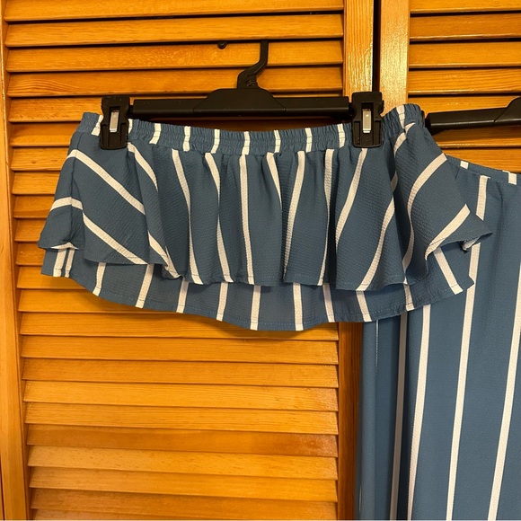 set - Picture 2 of 3